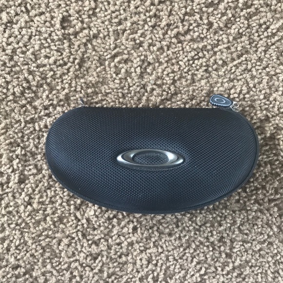 Oakley Other - Oakley sunglasses case, GUC